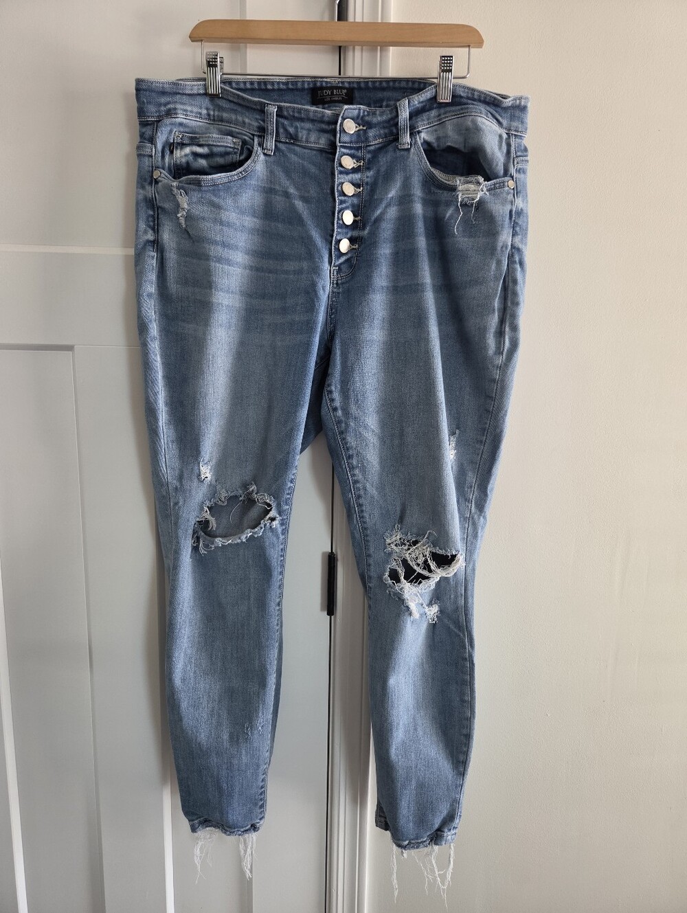 Judy Blue Distressed Light Blue Button Up Stretch Jeans 20w